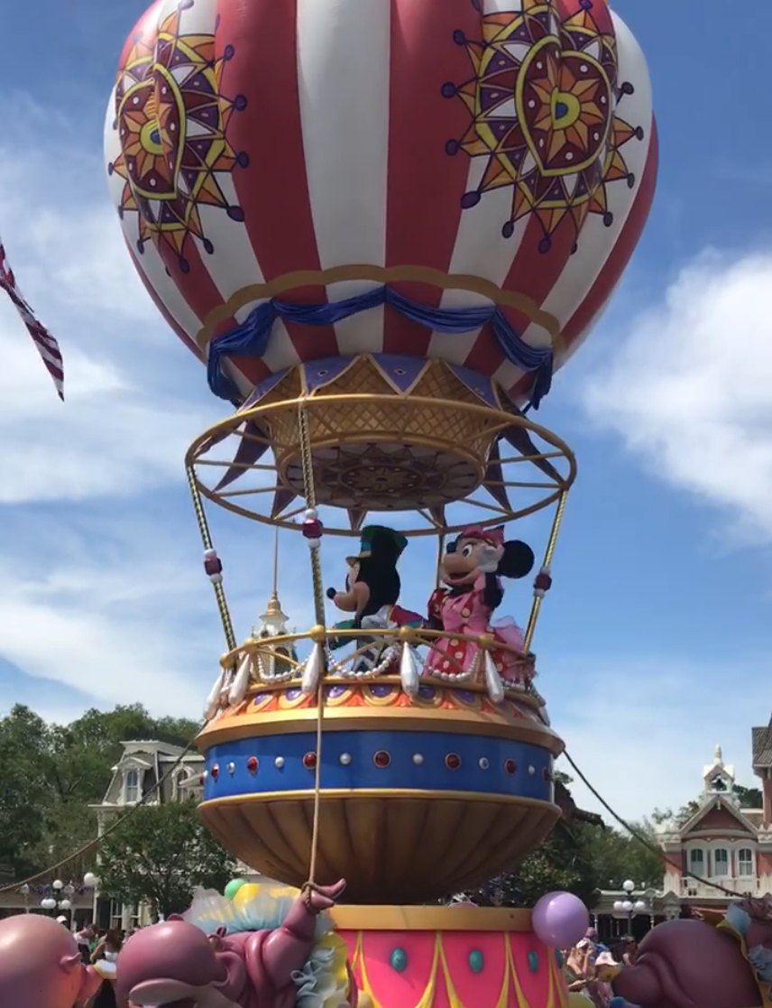 Mickey and Minnie Disney World parade