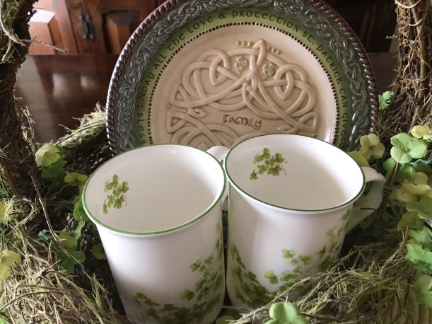 Shamrock tea cup basket with Irish family flate